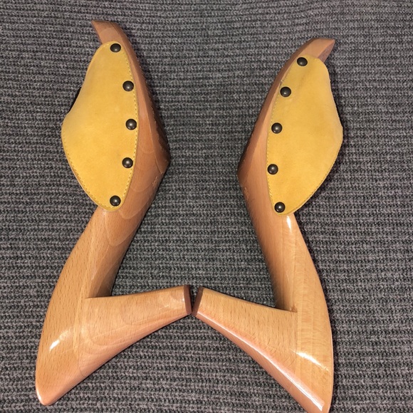 !SOLD! CHANEL Vintage Mules Yellow Suede - Picture 7 of 8